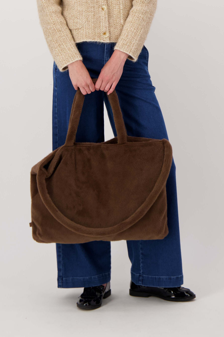 Tragetasche aus Kunstpelz | schokoladenbraun