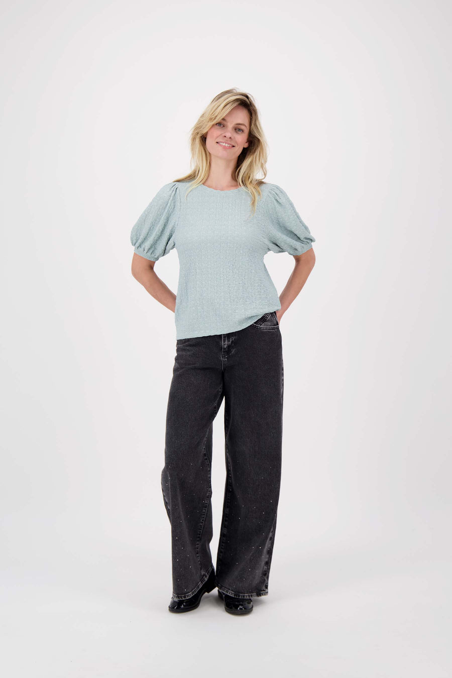 Oberteil mit Puffärmeln aus Crinkle-Stoff | Graublau