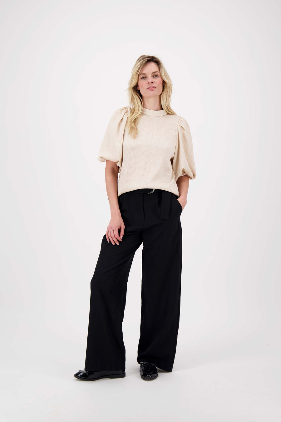 Plissee-Top mit Puffärmeln | beige