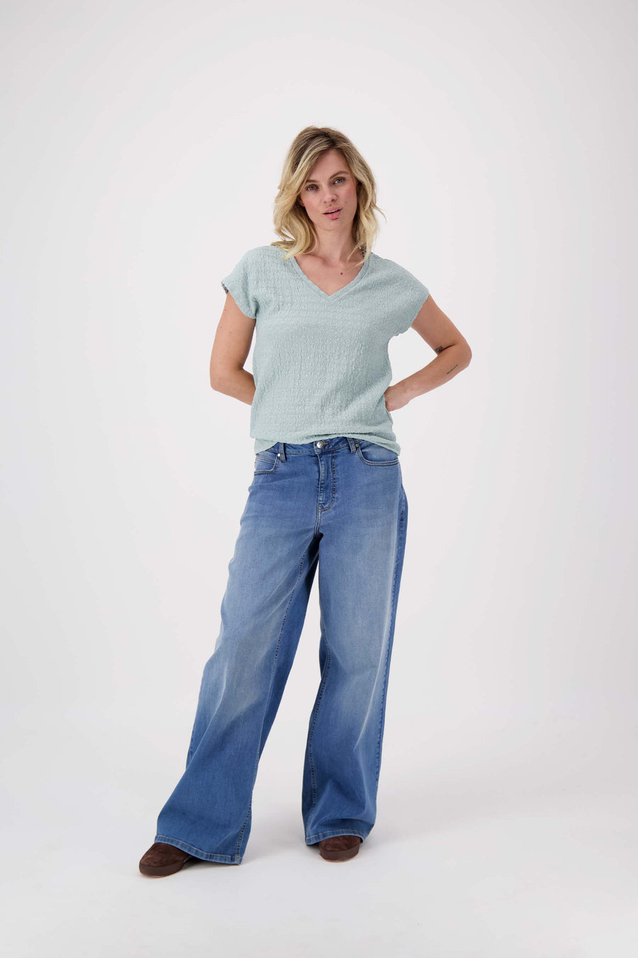 Oberteil mit V-Ausschnitt aus Crinkle-Stoff | Graublau