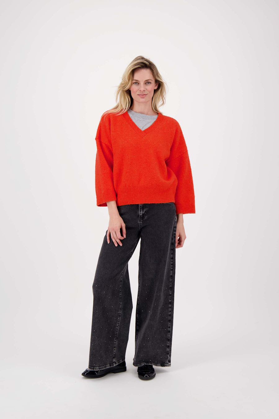 Kurzärmeliger Pullover mit V-Ausschnitt | orange-rot