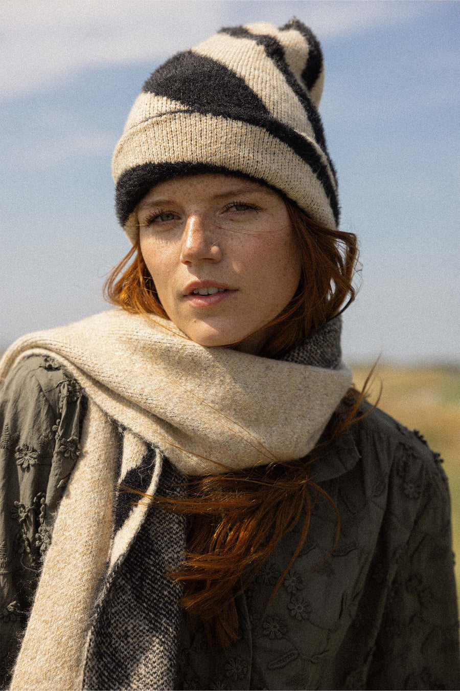 Strickmütze mit Zebramuster doppelt | schwarz / Kit