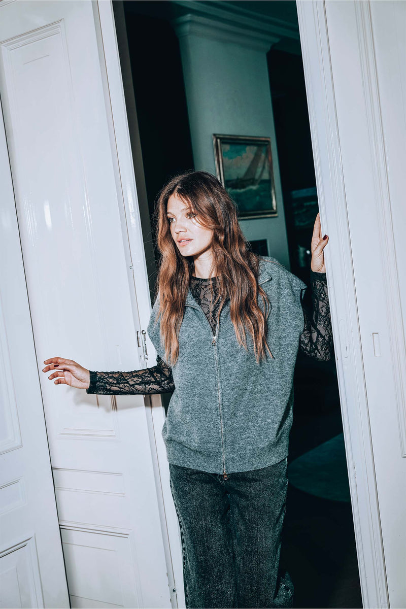 Ärmellose Strickjacke mit Reißverschluss | anthrazitgrau